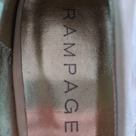 Heels - Picture 2 of 8